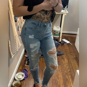 Hollister High Rise Ripped Skinny Jeans